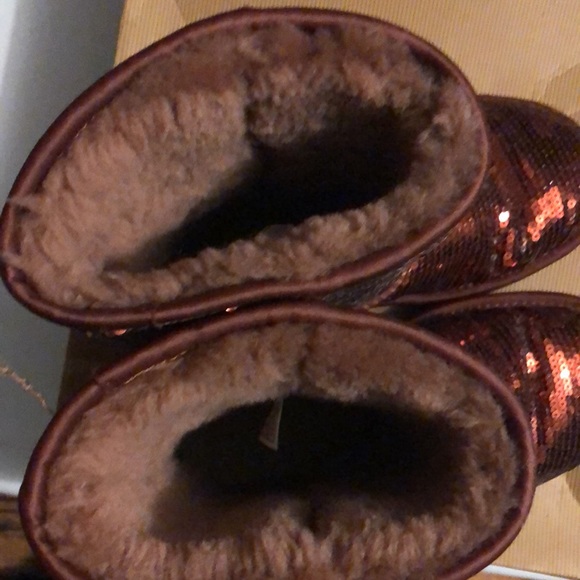 UGG classic short sequence - Picture 4 of 11